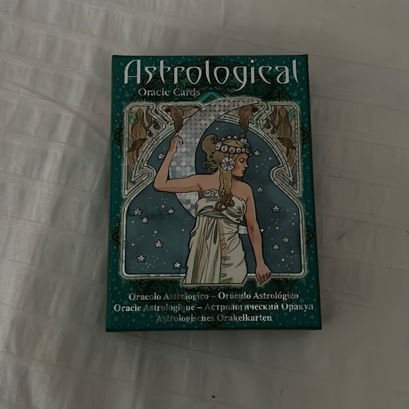 Astrological Oracle Cards (22 cards) - Picture 1 of 3